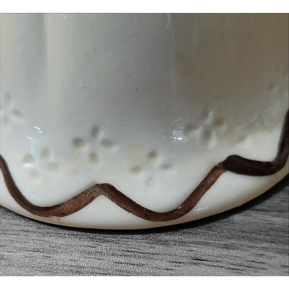 Vintage Girl Figurine Hand Bell - Picture 7 of 8